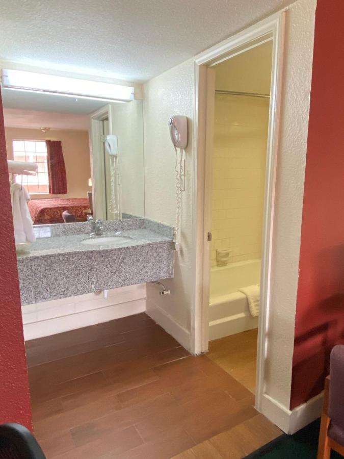 Travel Inn Lackland Sea World 샌안토니오 외부 사진